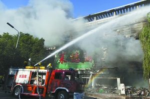 天津蓟县一商厦火灾 截至昨晚已致10人死亡16