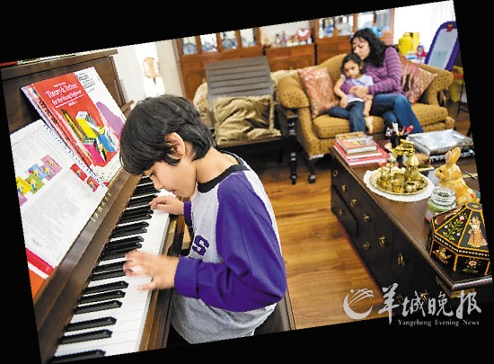 美国9岁神童大学授课 4岁时智力测试99.9分(图