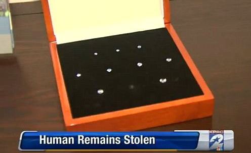 澳大利亚父母打造爱子骨灰钻石 邮寄途中离奇