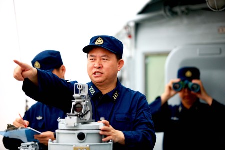 十八大代表风采录:王宏民"亮剑"亚丁湾