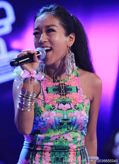 黑妹",2009年参加《快乐女声》30进20遗憾被曾轶可淘汰,2012年《中国