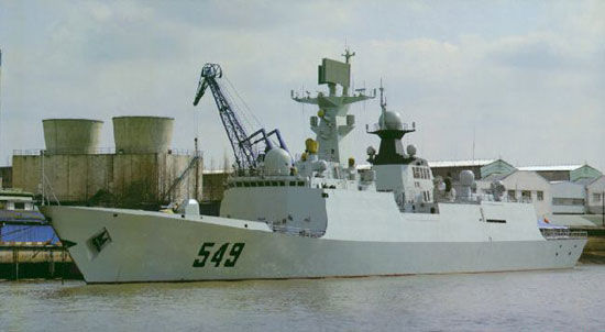 中国海军常州舰成功解救巴拿马商船 海盗丢枪逃跑