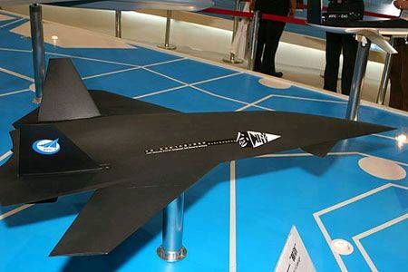 国防科学委员会报告称,中国"暗剑"无人机计划暗示中国正在研制可空空