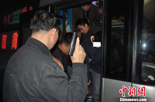 广东茂名6歹徒结伙抢劫致人死亡 仅抢得100多元